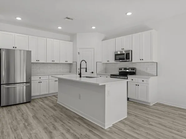 548 Knapp St, Lehigh Acres, FL 33974