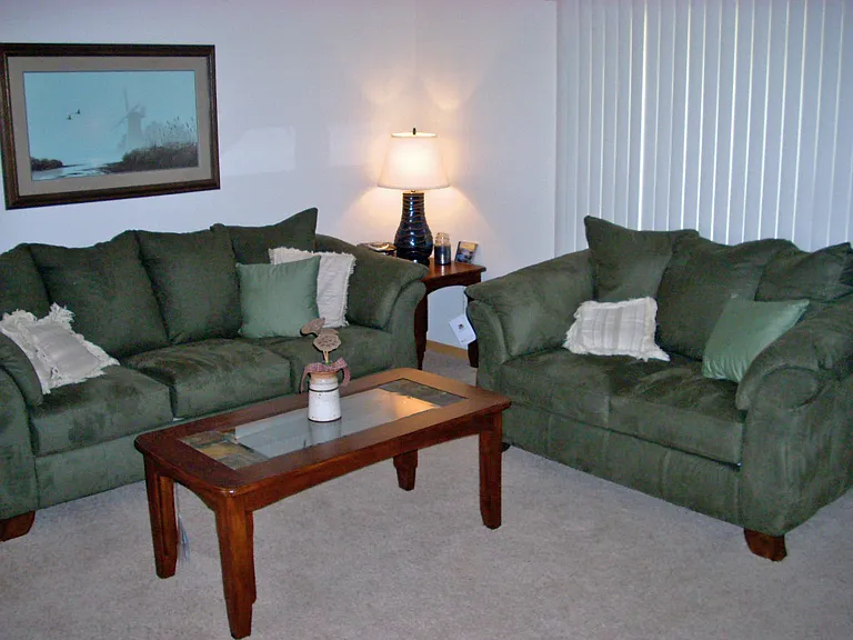 601-623 Burton Ln — Photo 8