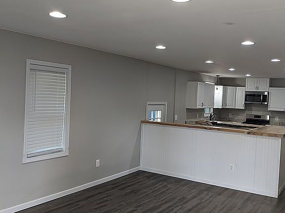 4th image of 957 Kellar Ave