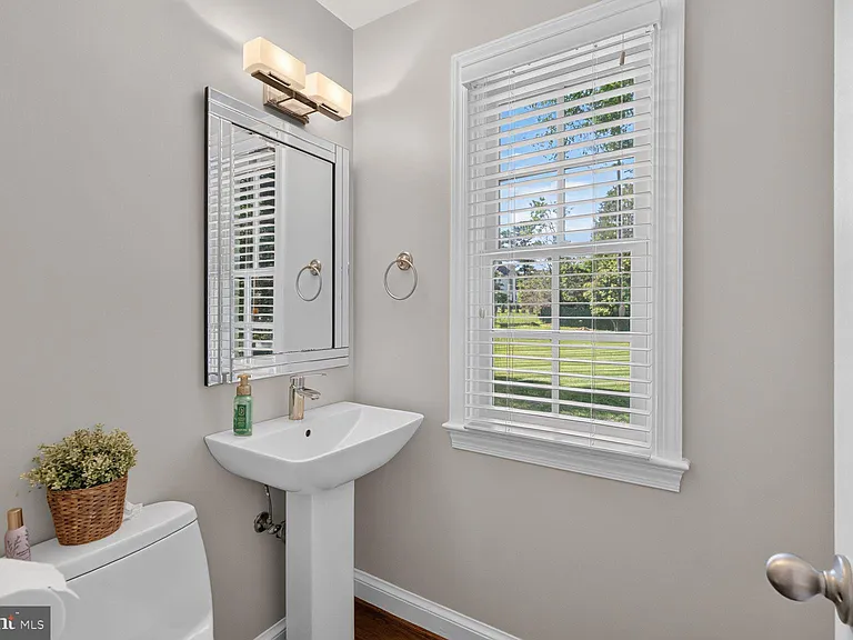 6720 Newbold Dr — Photo 14