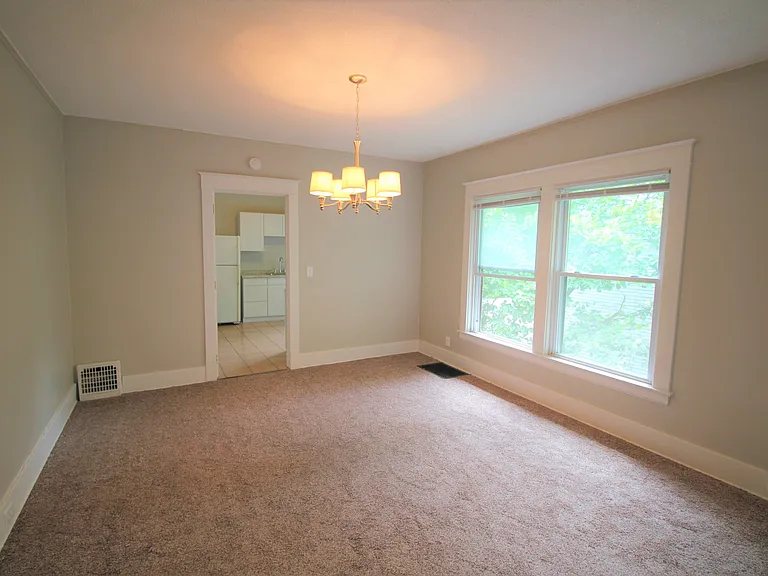 736 Oakland Ave SW — Photo 6