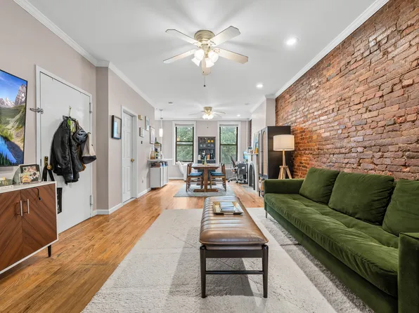 517 Clinton Street image 2 of 33