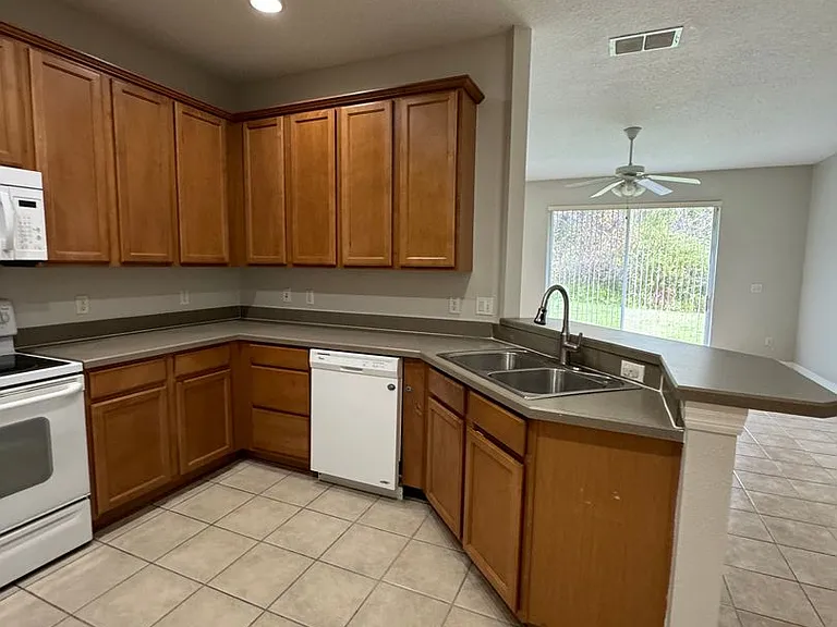 10360 Sandy Marsh Ln — Photo 8