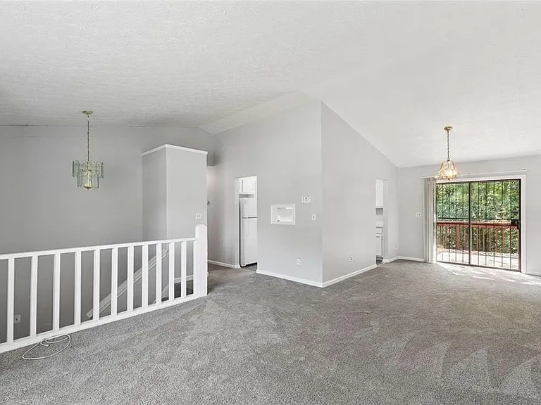 7055 Hania Dr — Photo 6
