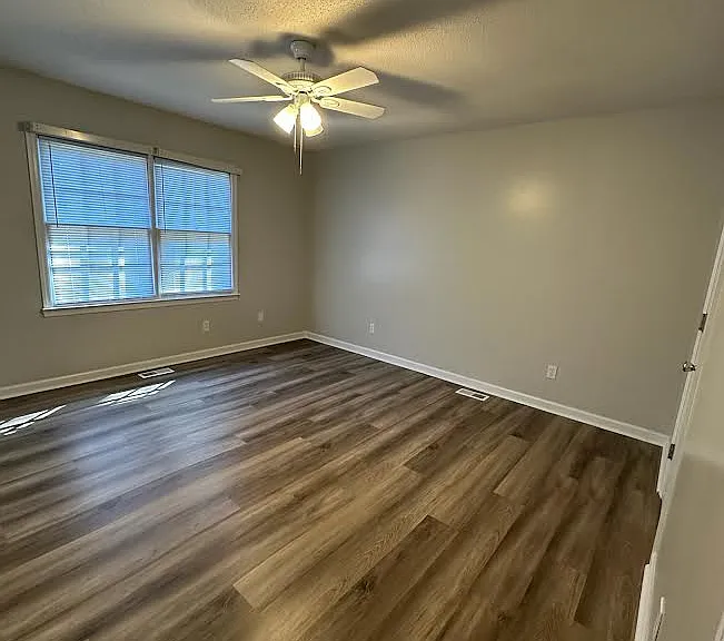 50 Monica Dr — Photo 16