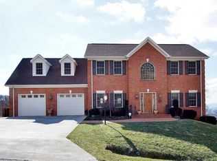 4373 Toddsbury Dr, Vinton, VA 24179