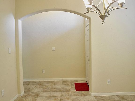 3rd image of 8319 Sweet Bay Cir