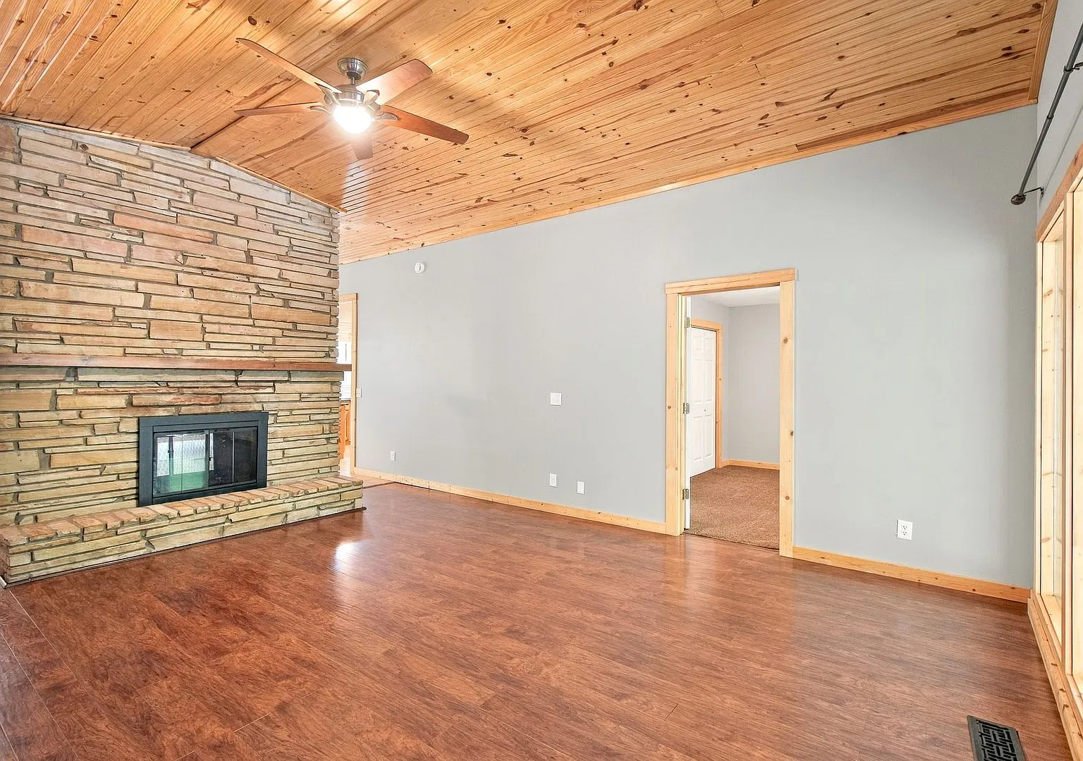 Charming Bella Vista Retreat | 3BR/2BA with Fireplace, Deck & Fenced Yard — Photo 4