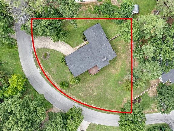 3rd image of 1981 N Greenview Dr