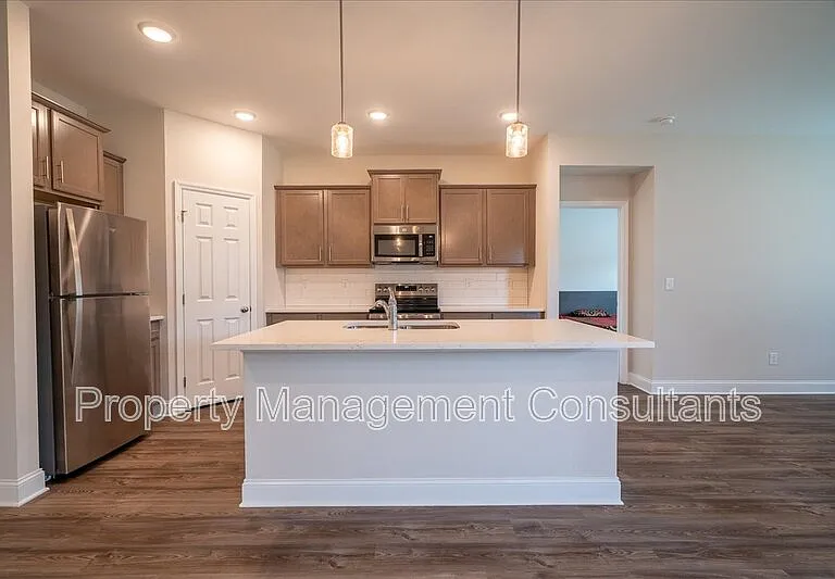 330 Creek Grove Ave — Photo 13