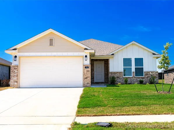 112 S 26th St, Collinsville, OK 74021