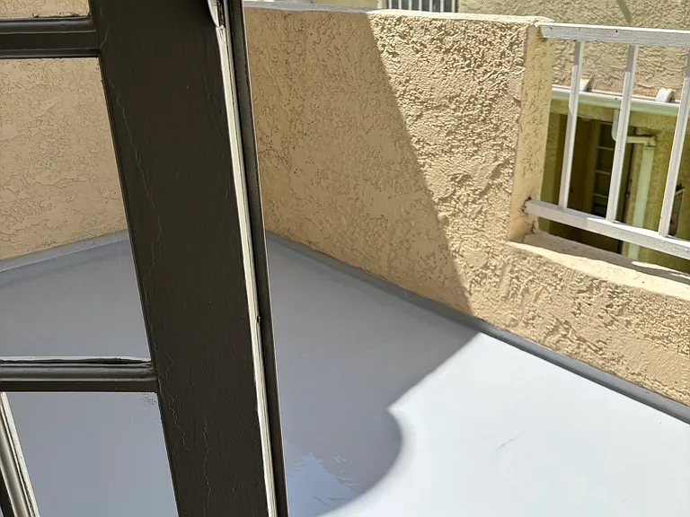 224 E Dexter St #12 — Photo 15