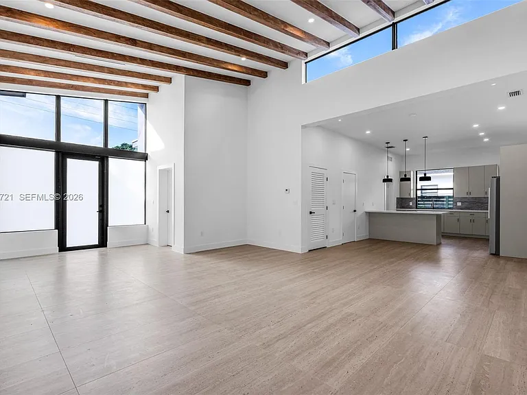 3905 SW 5th St — Photo 16