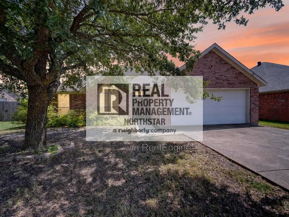 308 Pin Oak Ln