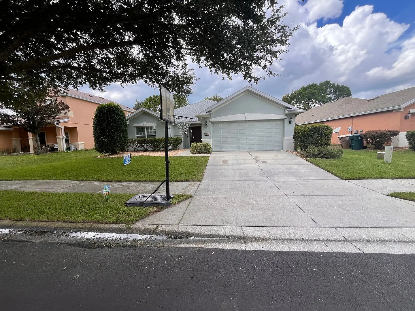Desired neighborhood - WOW. — Photo 3