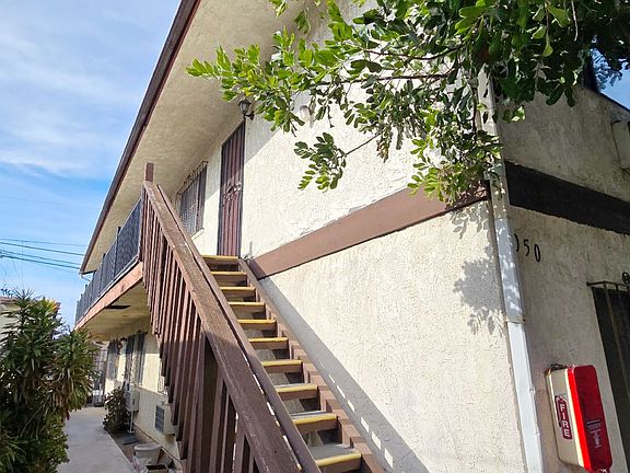 2nd image of 4048-4050 35th St #C