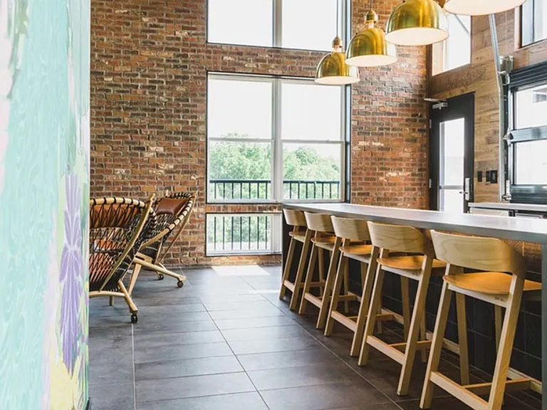 Work from home in the indoor-outdoor lounge with Wifi