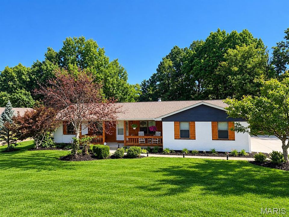 1st image of 1112 Dingledine Rd