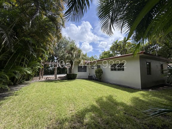 3rd image of 828 Lorca St