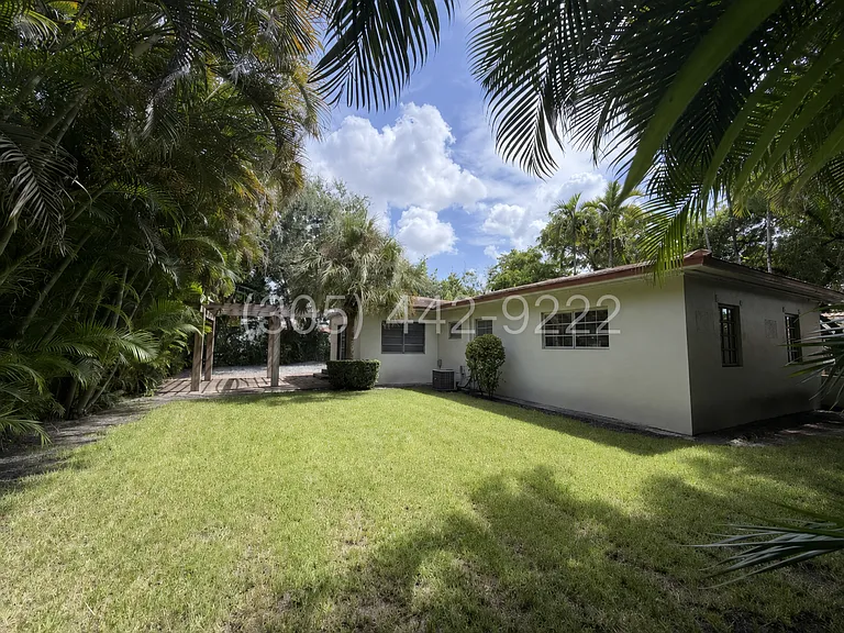 828 Lorca St — Photo 3