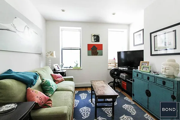 Rented by Bond New York | media 22