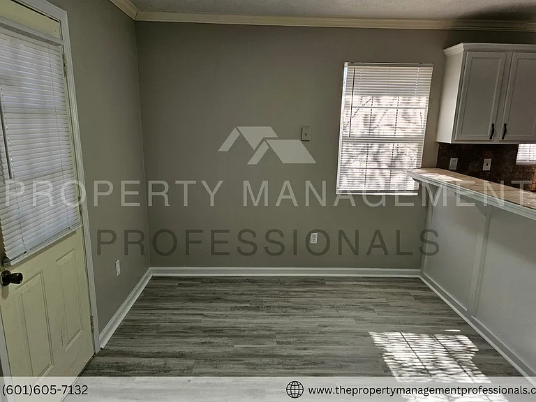 2814 Smith Robinson St — Photo 6