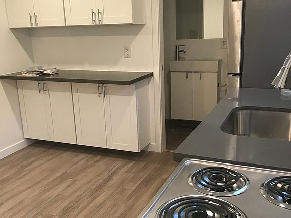 2nd image of 1411 E Alder St #B