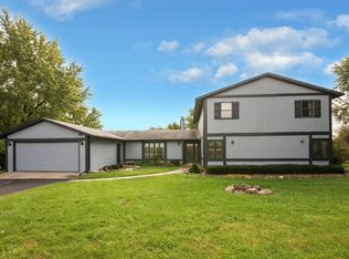 1118 S Crystal Lake Rd, McHenry, IL 60050