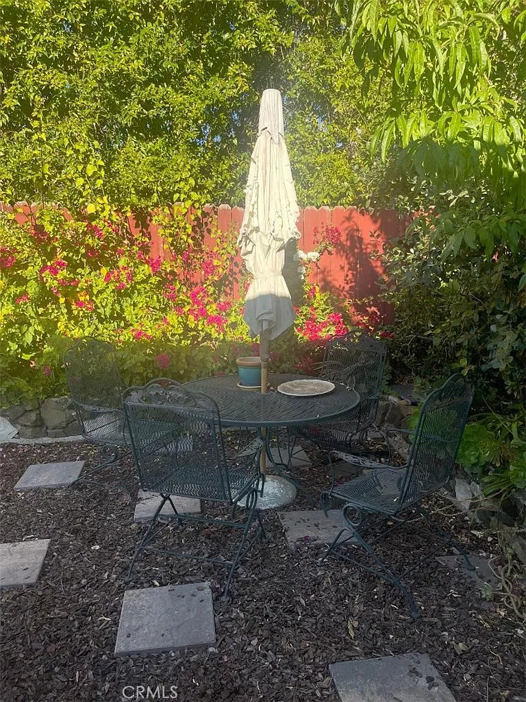 4 bed, 2157 sqft, $5,495 — Photo 3