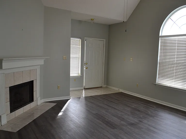 1176 Brady Hollow Ln #1 — Photo 2