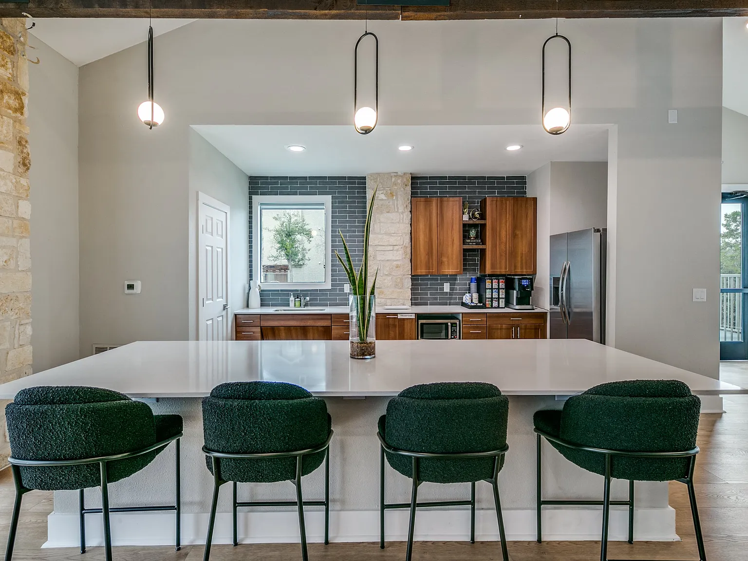 Canyon Ridge — Photo 3