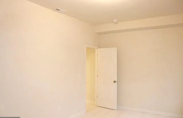 32 E Preston St #B — Photo 12