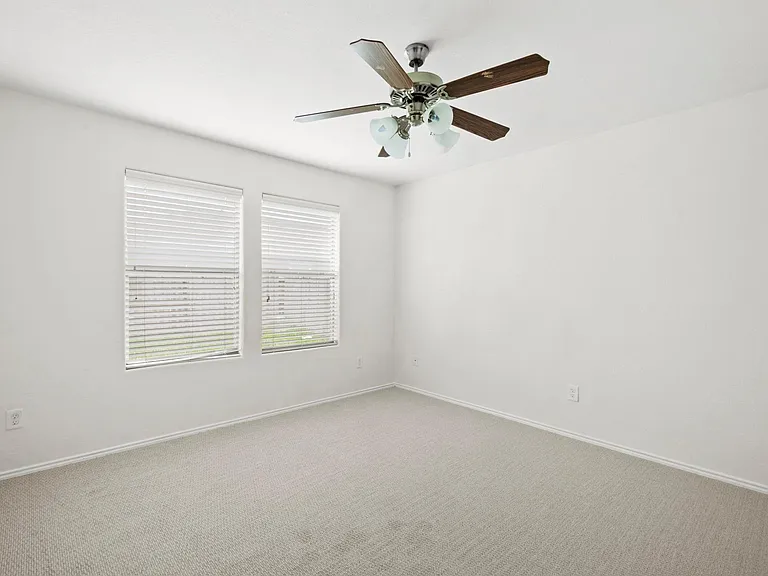 7910 Buffalo View Ln — Photo 16