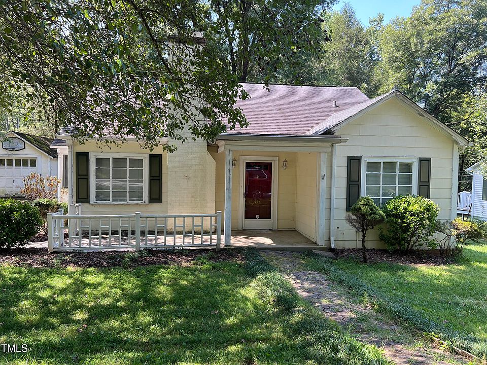 1st image of 317 Eastover Cir NE