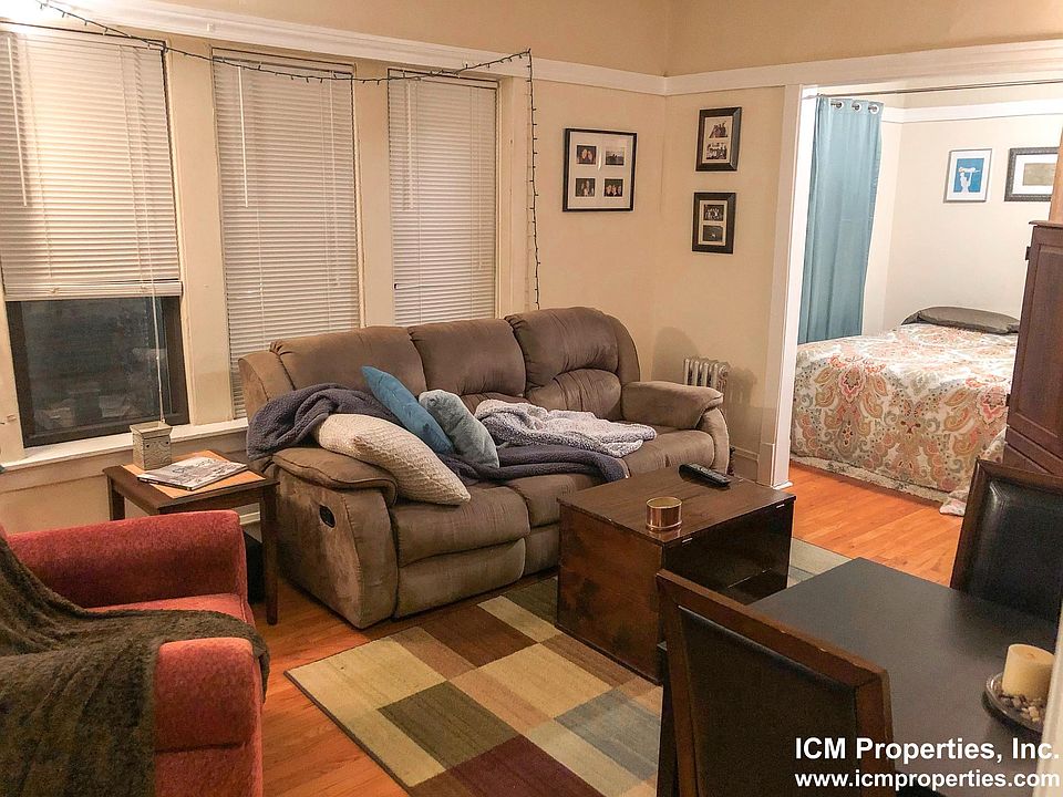 1st image of 632 W Arlington Pl #18F