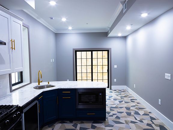 5th image of 24 Romaine Ave APT 1