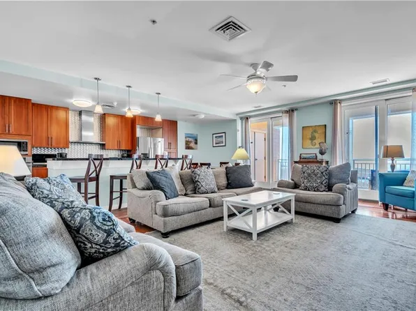 3738 Sandpiper Rd APT 433B, Virginia Beach, VA 23456