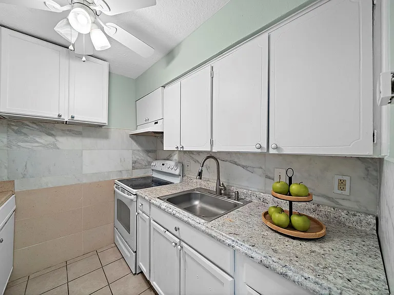 3224 Timmons Ln #135 — Photo 6