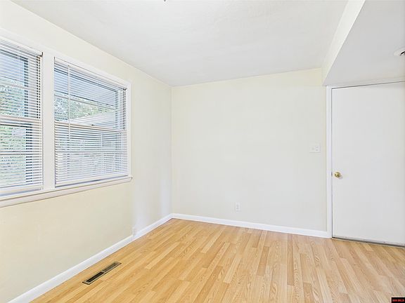 5th image of 1065 South St