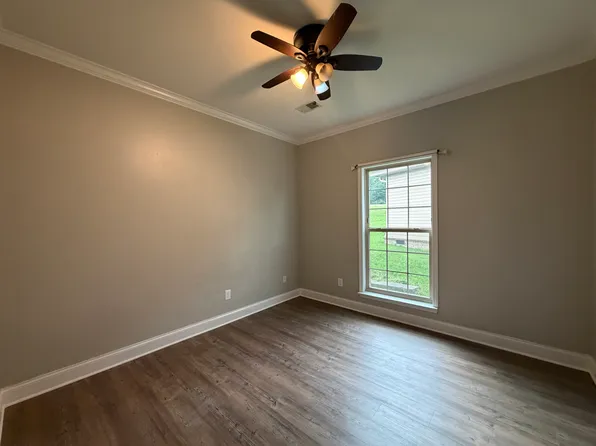 5343 Asher Village Dr, Ooltewah, TN 37363