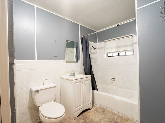 4th image of 6950 Lark Haven Ln #1