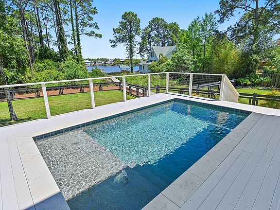 5th image of 163 Gulf Shore Dr