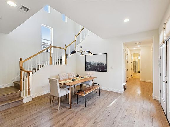 5th image of 1101 Azuar Avenue