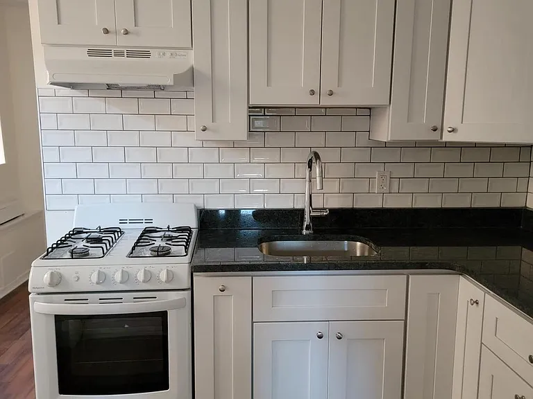 616 Tasker St #2 — Photo 3