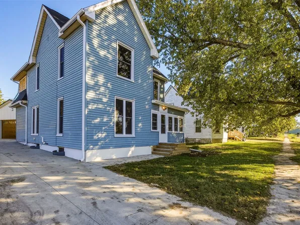 121 Grove St NW, Shellsburg, IA 52332