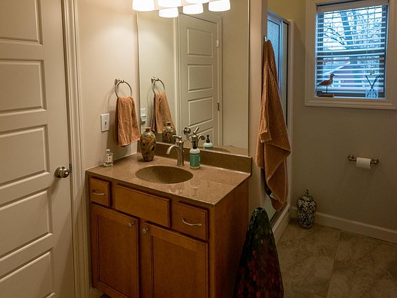 Guest Bath: Jack and Jill style bathroom shared by Bedroom 2 and 3.