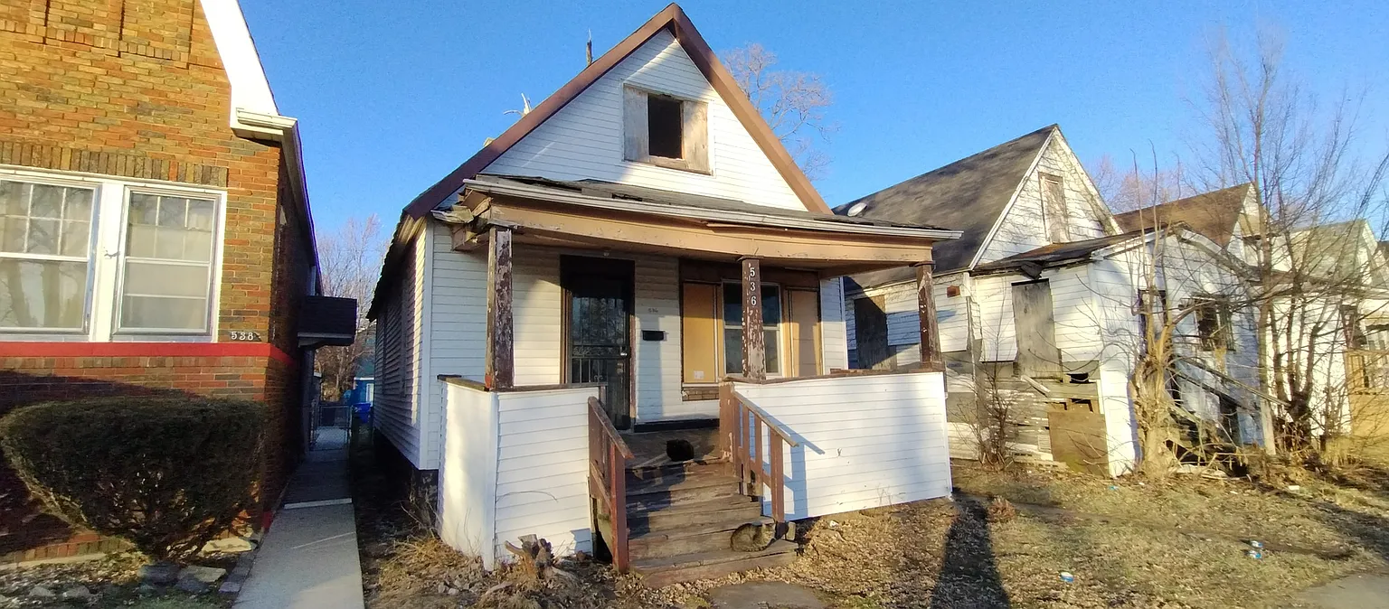 536 W 104th St photo 1