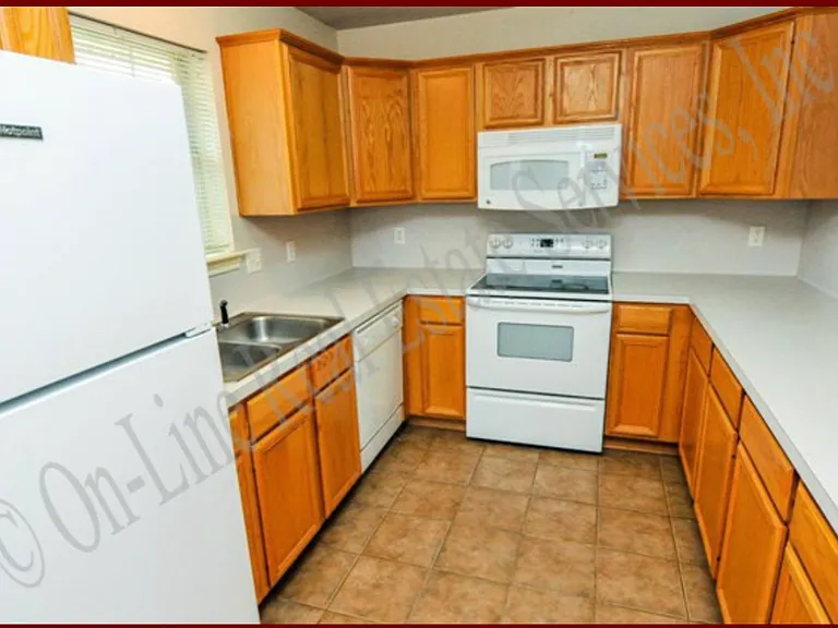 924 Willow Pond St #A — Photo 5