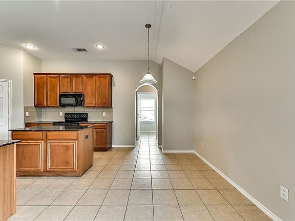 4th image of 115 Sheri Way