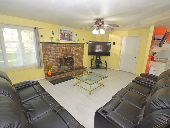 4th image of 1521 S 12th St